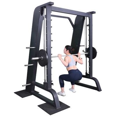 El contador agazapado del estante equilibró a Smith Machine Multifunctional
