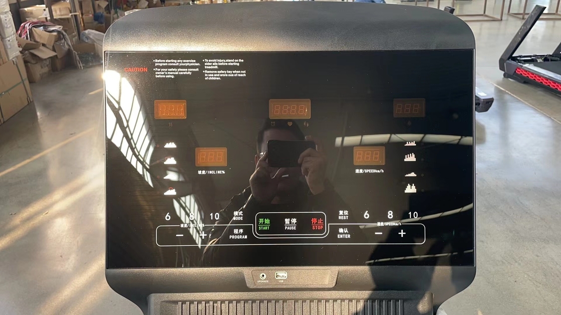 200 kg de carga de la cinta de correr máquina de ejercicio potencia del motor 3.0 HP 2050 L * 950 W * 1600 H Mm